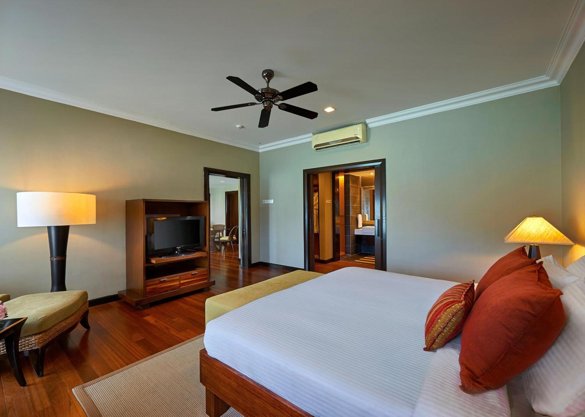 The Taaras Beach & Spa Resort Pulai Redang Exterior foto